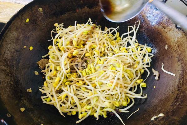 黄豆芽炒过油牛肉丝的做法图解7