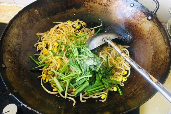 黄豆芽炒过油牛肉丝的做法图解9