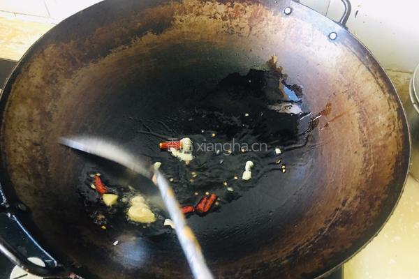 韭菜苔炒牛肉的做法图解2