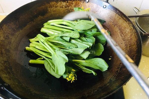 蒜炒菜心的做法图解2