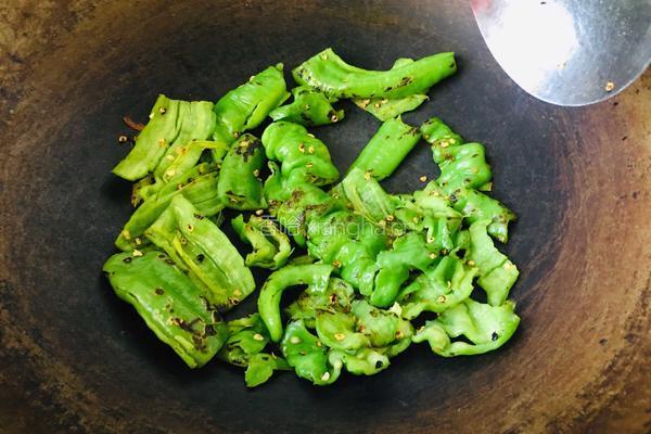 青椒豆豉炒牛肉的做法图解4