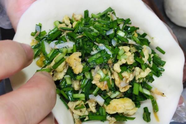 韭菜盒子的做法图解12
