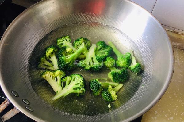 葱香豉油西兰花的做法图解3
