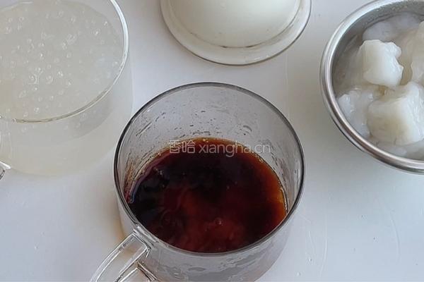 西米香蕉奶咖的做法图解3