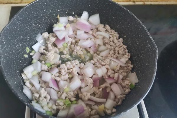 茄子肉酱拌面的做法图解5