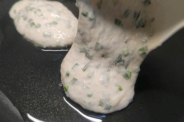 自制蓬松劲道韭菜饼的做法图解11