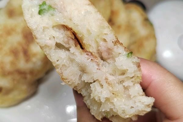 自制营养早餐土豆鲜肉饼的做法图解2