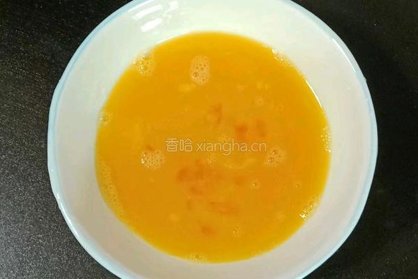 香肠鸡蛋炒意面的做法图解3