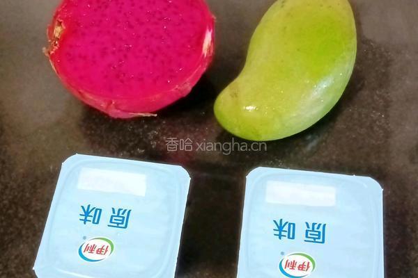火龙果芒果酸奶冰棒的做法图解1
