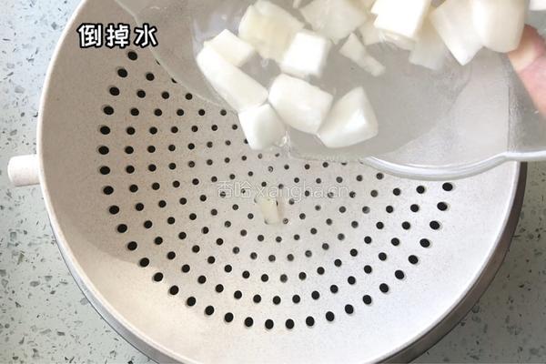 辣萝卜块的做法图解2