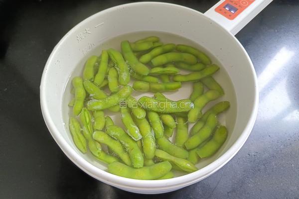 醪糟毛豆 的做法图解5