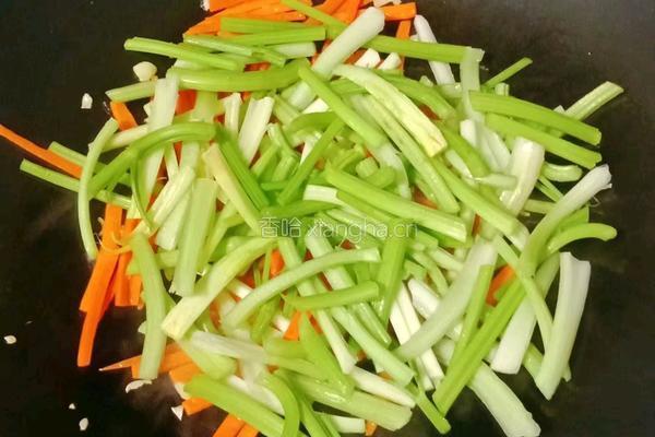 芹菜胡萝卜炒牛肉的做法图解11