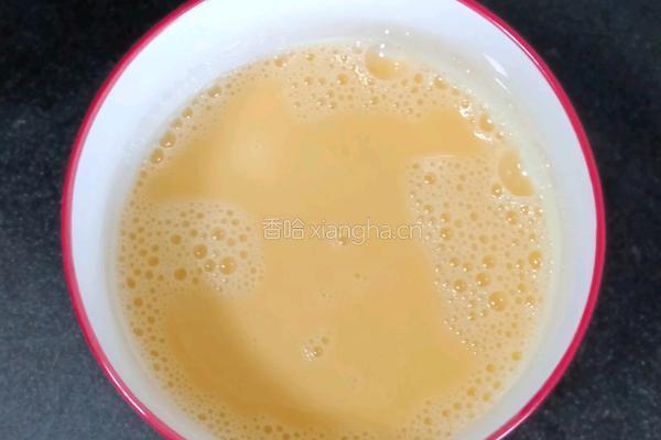 肉丸香肠炒泡面的做法图解6