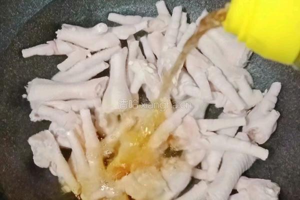 豆瓣酱鸡爪的做法图解3