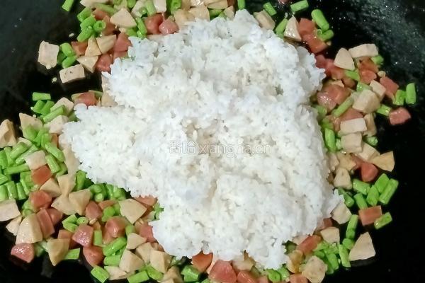肉丸豆角炒饭的做法图解10