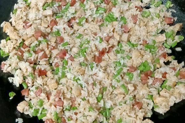 肉丸豆角炒饭的做法图解14