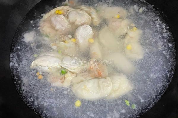 青菜海鲜饺子汤的做法图解2