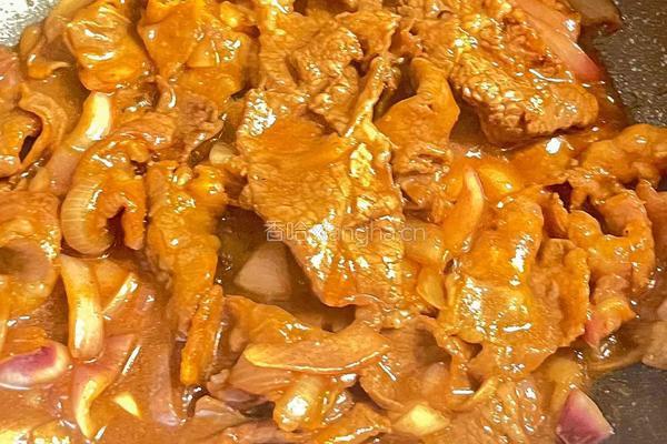 花费10元的上班美味便当丨西红柿炒蛋白灼娃娃菜照烧洋葱炒牛肉的做法图解8