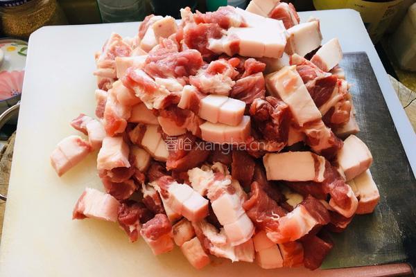 红烧肉炖豆腐的做法图解2