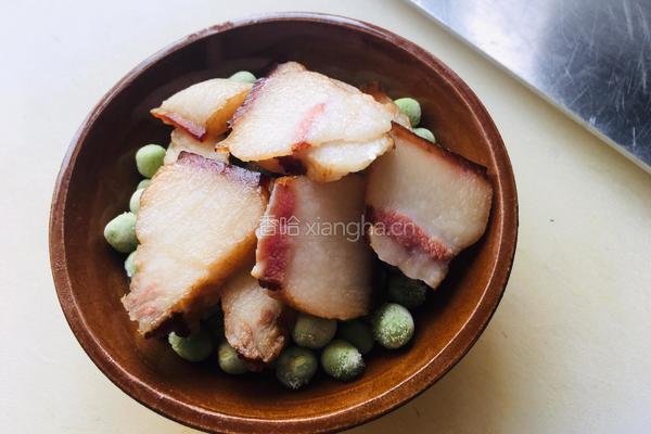 腊肉蒸豌豆的做法图解1