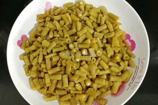 酸豆角炒肉末的做法图解2