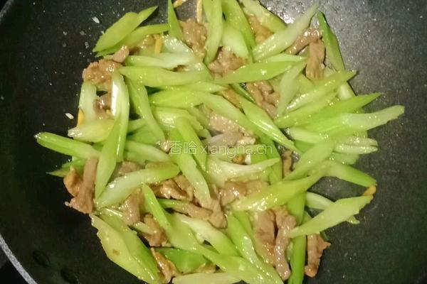 西芹炒牛肉的做法图解14