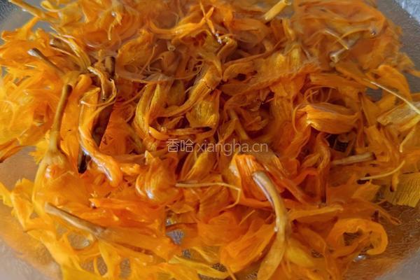 黄瓜拌黄花菜的做法图解4