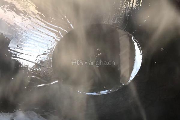 酸辣黄瓜拌面的做法图解3