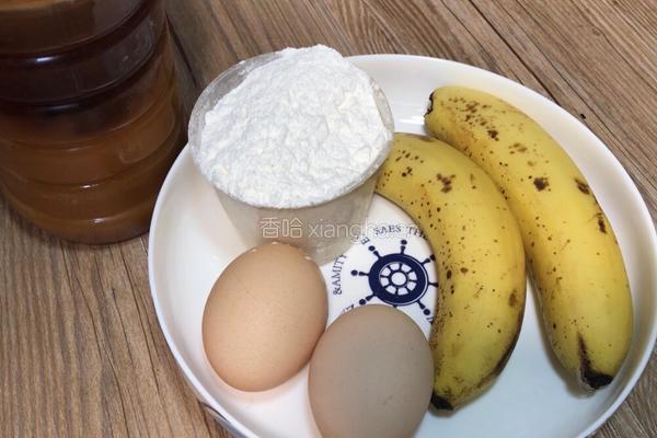香蕉鸡蛋饼的做法图解1