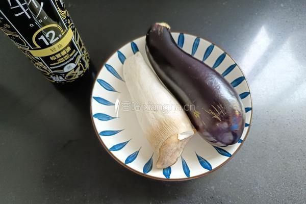 茄子夹杏鲍菇的做法图解1
