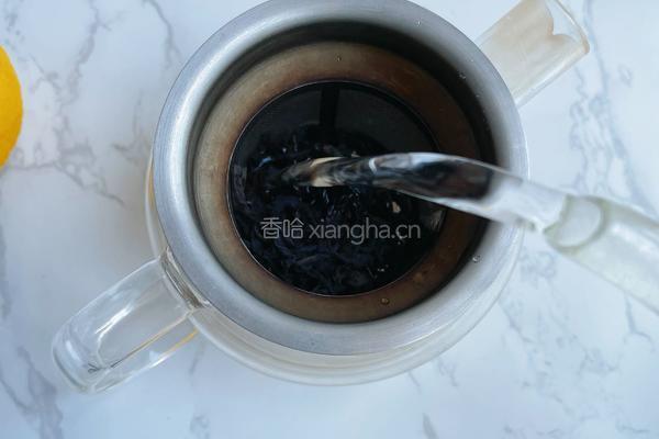冰柠檬红茶的做法图解3