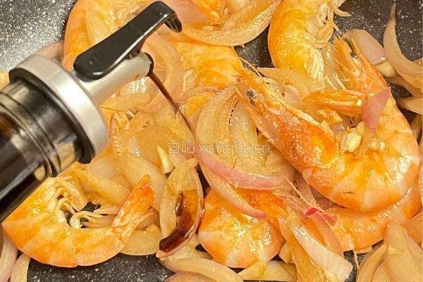 尝试地中海饮食的第3天丨蒜香洋葱炒虾的做法图解9