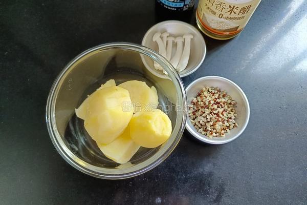 糖醋土豆泥的做法图解1