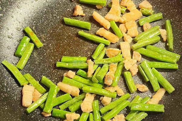 尝试地中海饮食第6天丨豆角炒肉的做法图解5