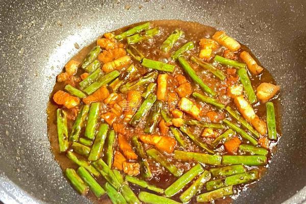 尝试地中海饮食第6天丨豆角炒肉的做法图解8