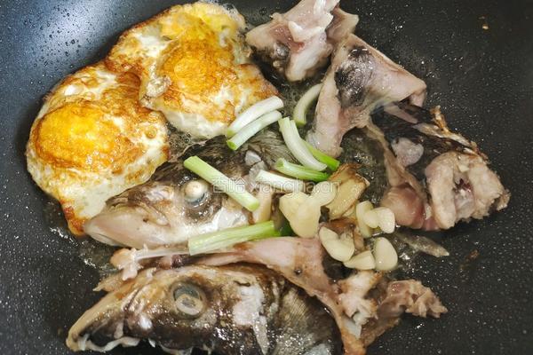 鱼头豆腐汤的做法图解6