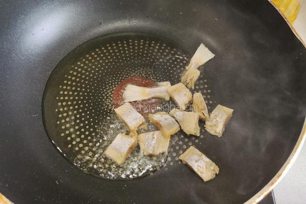 咸鱼烧茄子的做法图解5