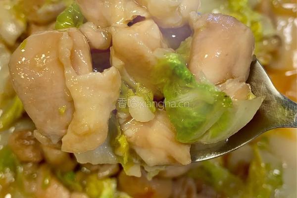求你们都去做这个不加一滴水的娃娃菜焖鸡腿肉!!的做法图解2
