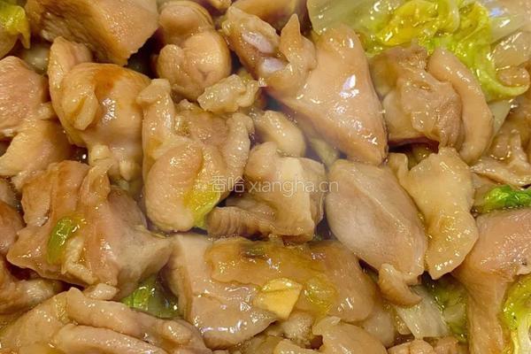 求你们都去做这个不加一滴水的娃娃菜焖鸡腿肉!!的做法图解3