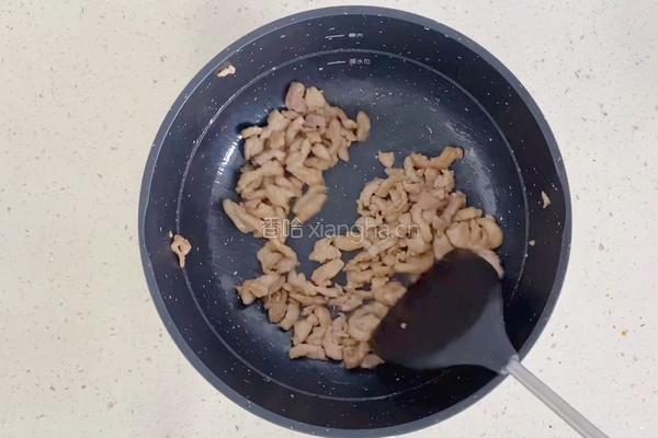 快乐做饭！鱼香肉丝！的做法图解2