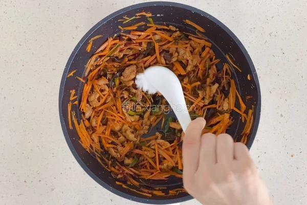 快乐做饭！鱼香肉丝！的做法图解7