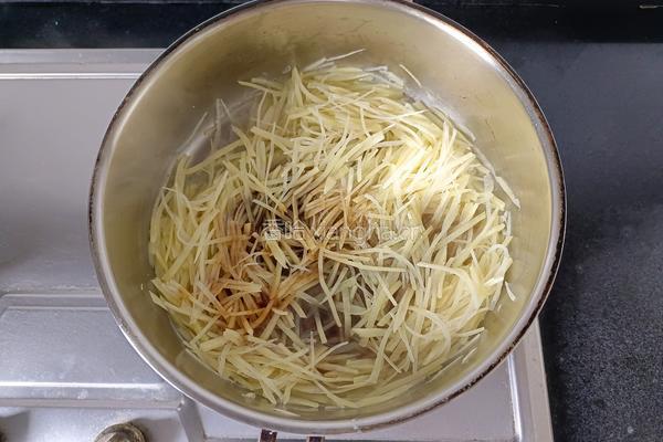 酸辣土豆丝的做法图解9