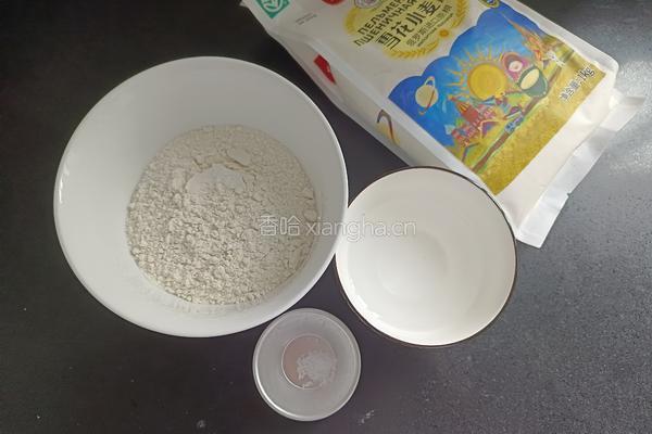 超级快手的面片汤 的做法图解1