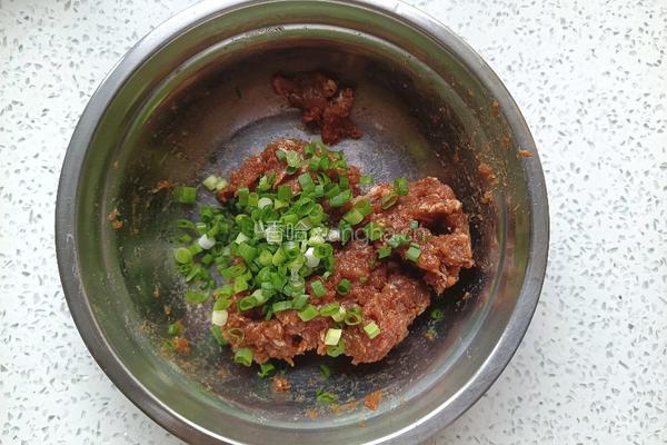 猪肉馅锅贴的做法图解4