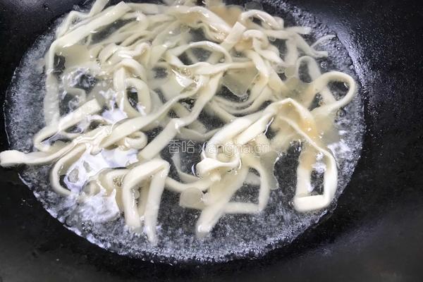红薯叶肉丝汤面-神奇的面粉的做法图解10