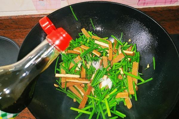 韭菜花炒香干的做法图解8