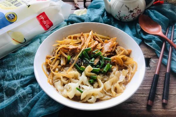土豆肉丝拌面-神奇的面粉