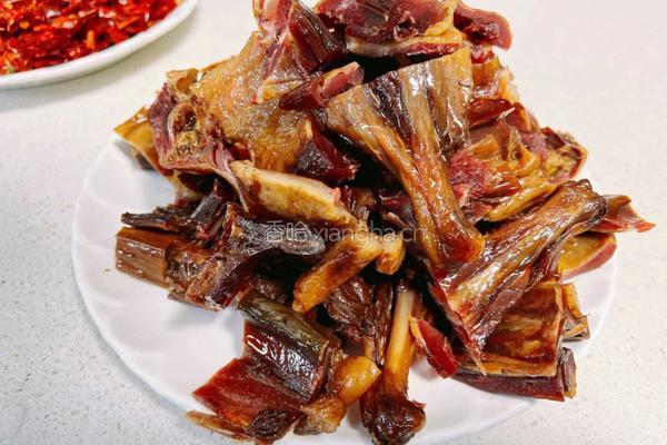 下酒菜～麻辣腊鸭的做法图解2