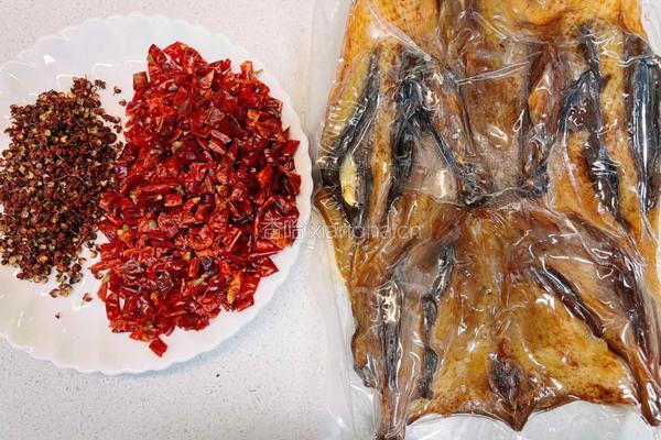 下酒菜～麻辣腊鸭的做法图解1