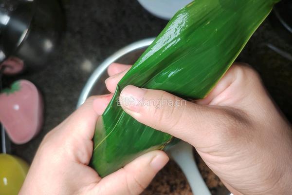 自制砂锅酱香排骨鲜粽子的做法图解13